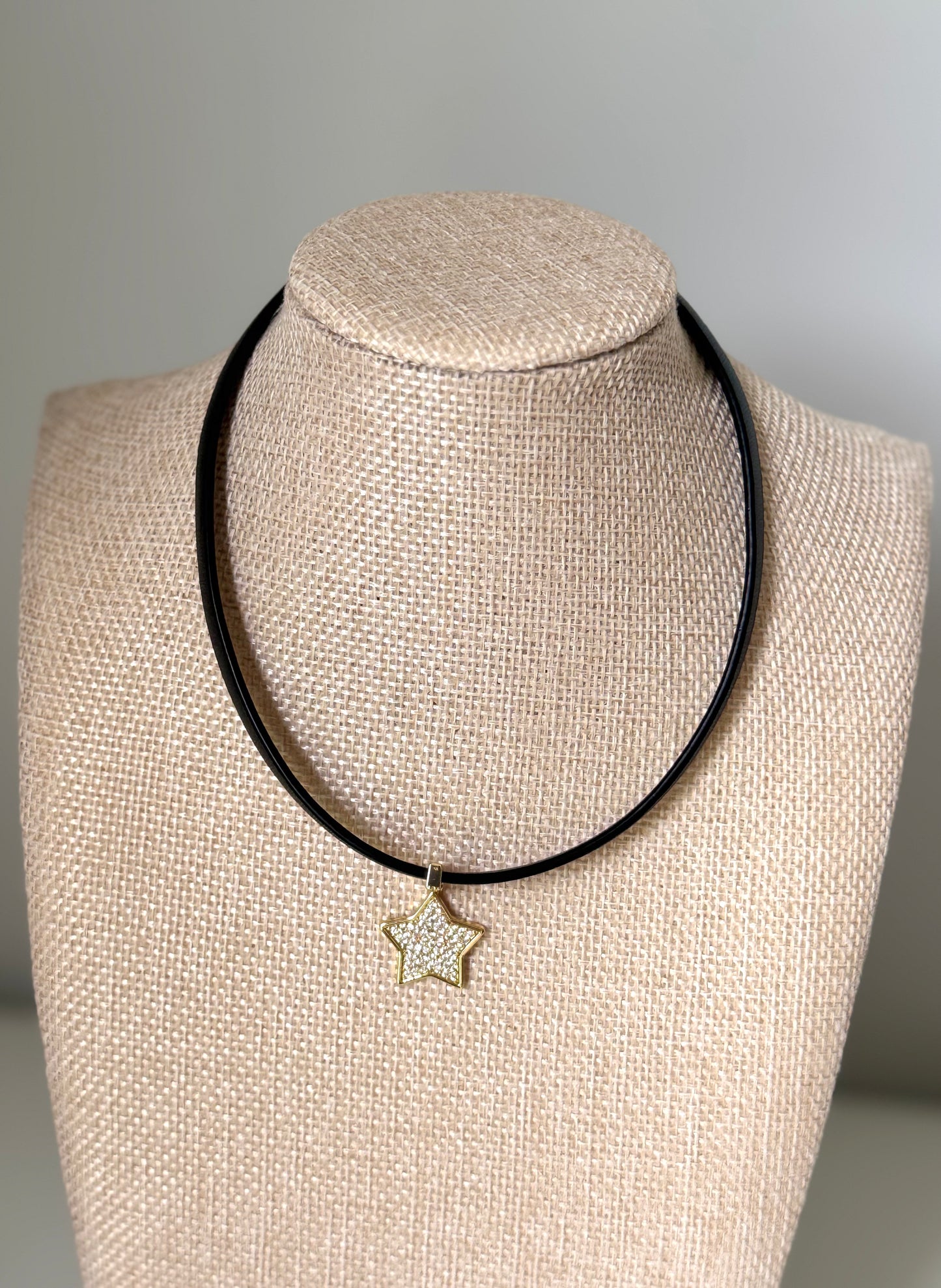Black Chocker ⭐️